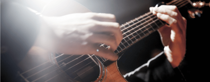 How to Play Fingerstyle Guitar (5 Tips for Beginners) - Music Grotto